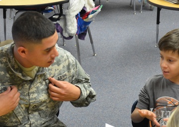 Guardian soldier ‘speaks’ with deaf student