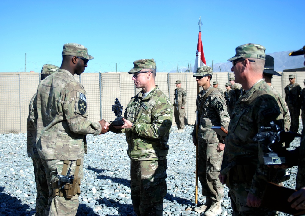 Bravo Troop, 2-1CAV receives the Draper Armor Leadership Award