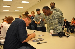 From rounding the bases to visiting a base: Major leaguers tip hats for Texas reservists
