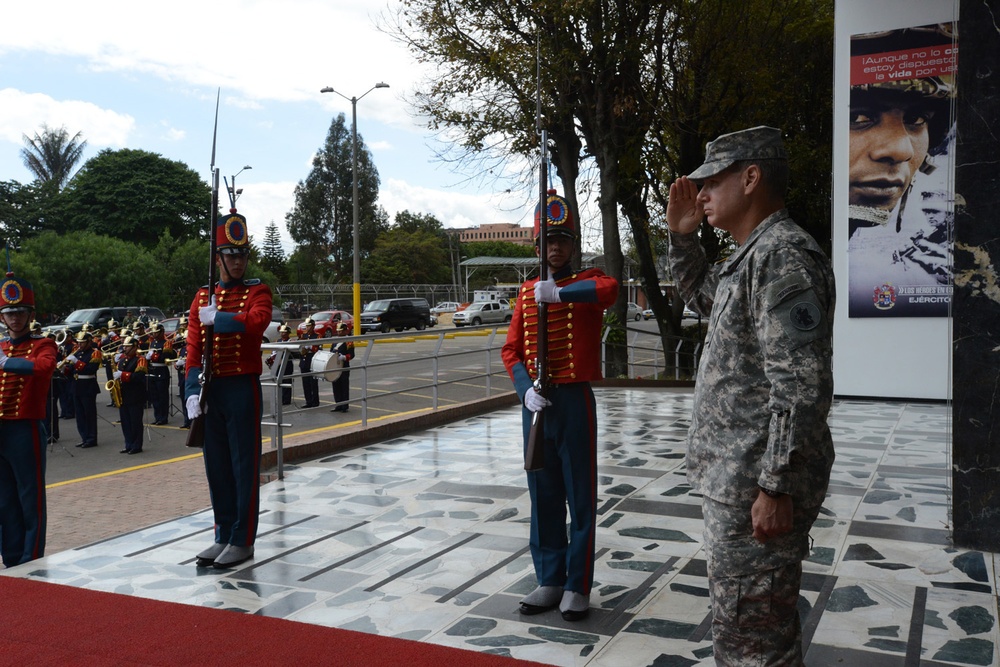 Army South commander, Colombian army leaders reinforce strong bonds