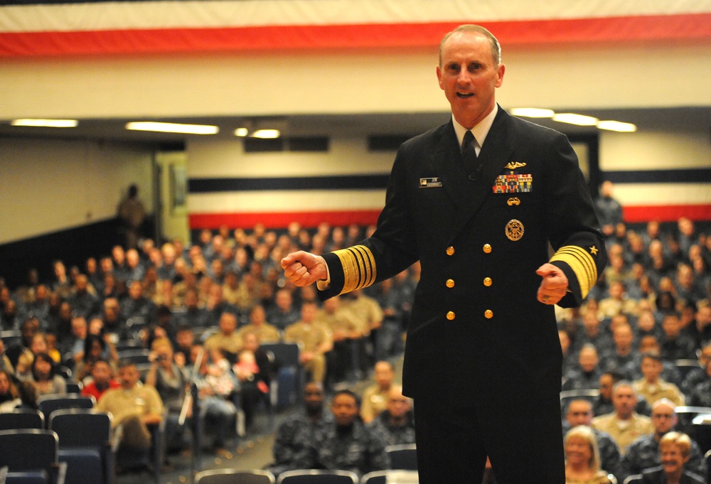 CNO and MCPON hold an all hands call