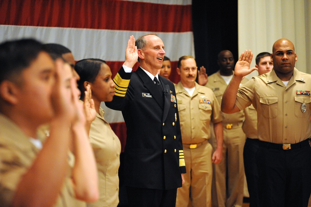 CNO and MCPON hold an all hands call