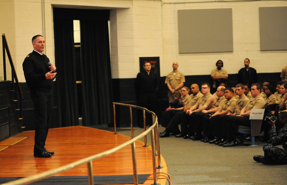 CNO and MCPON hold an all hands call