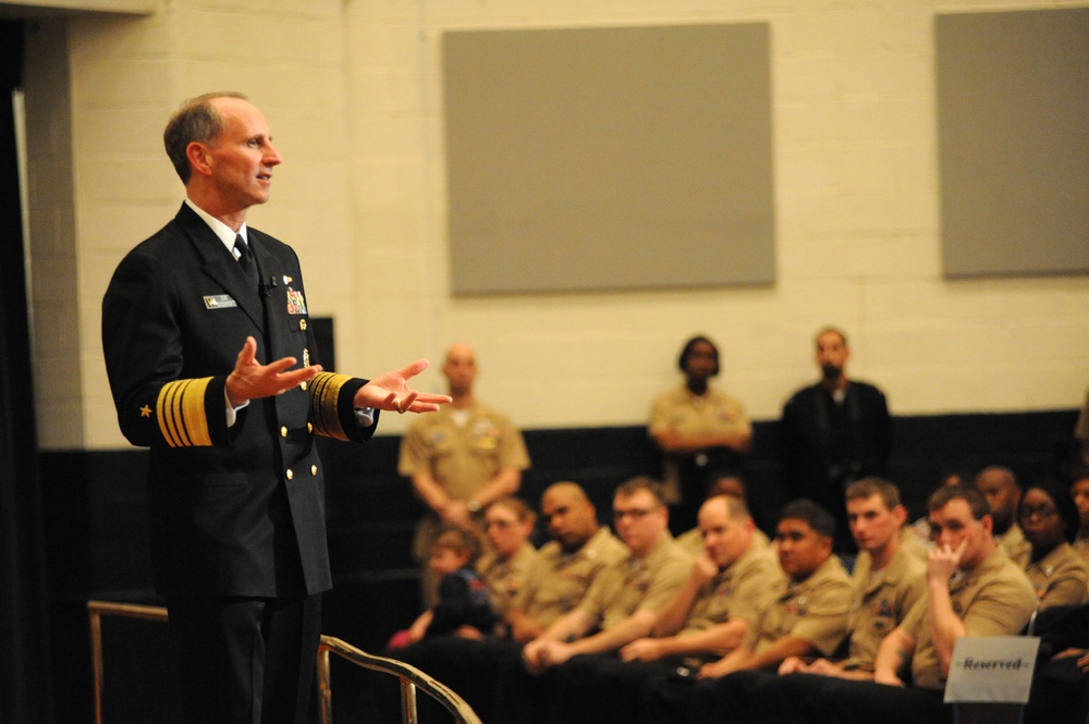 CNO and MCPON hold an all hands call