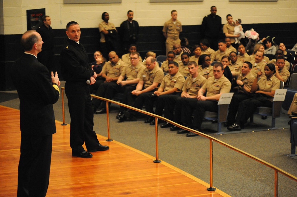 CNO and MCPON hold an all hands call