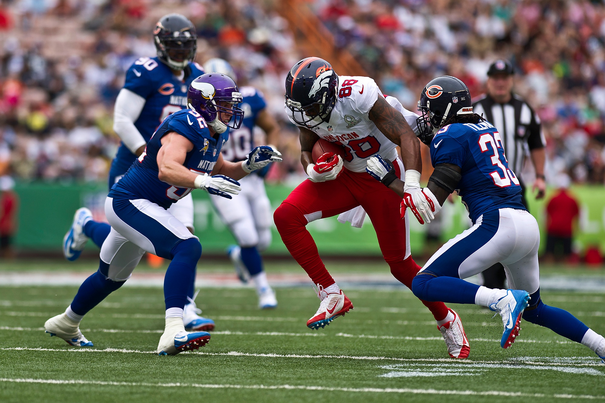 DVIDS - Images - NFL pays tribute to military service members during the  2013 Pro Bowl [Image 13 of 27]