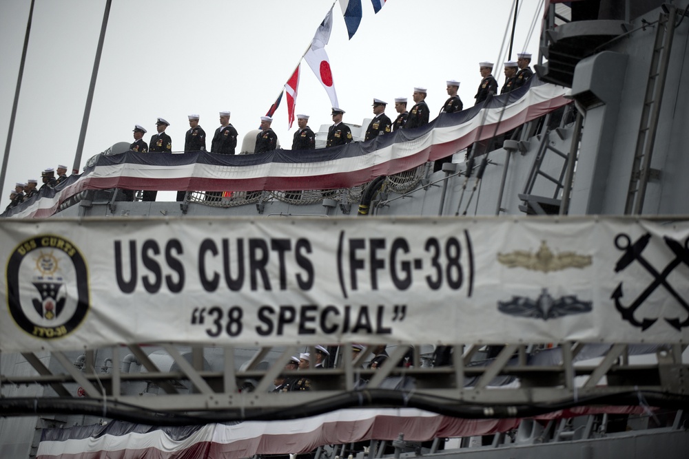 Decommissioning ceremony of the guided-missile frigate USS Curts (FFG 38)