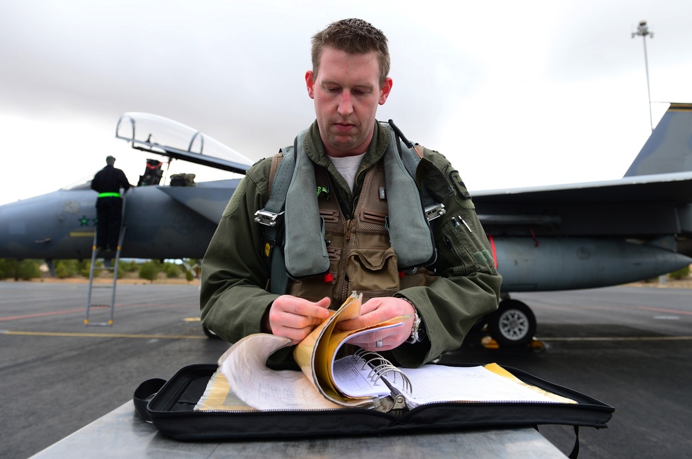 Eagle pilot upgrades to NATO mission commander