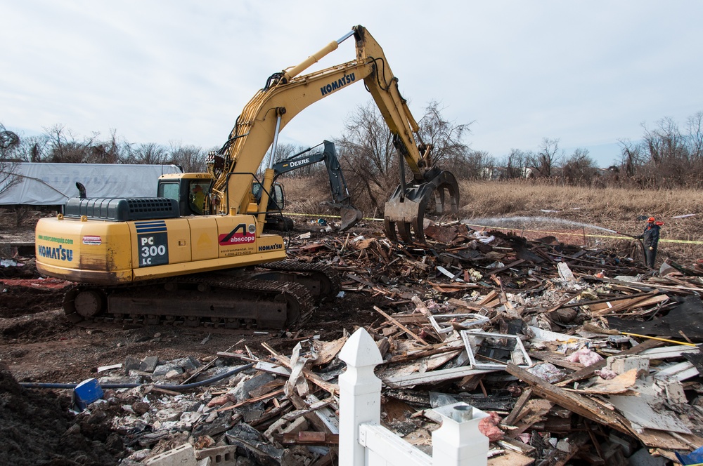 The US Army Corps of Engineers begins residential debris removal