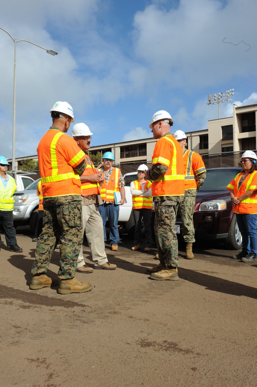 Sergeant major of the Marine Corps visits Hawaii Marines