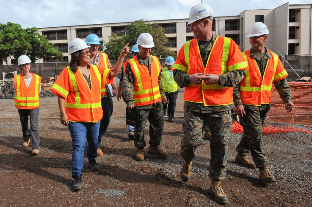 Sergeant major of the Marine Corps visits Hawaii Marines