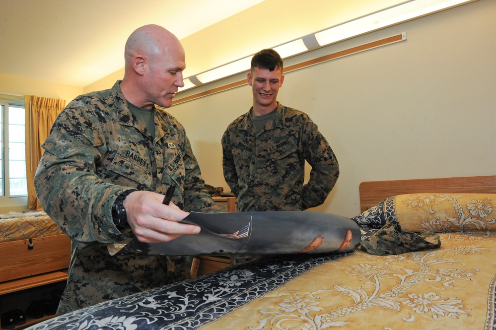 Sergeant major of the Marine Corps visits Hawaii Marines