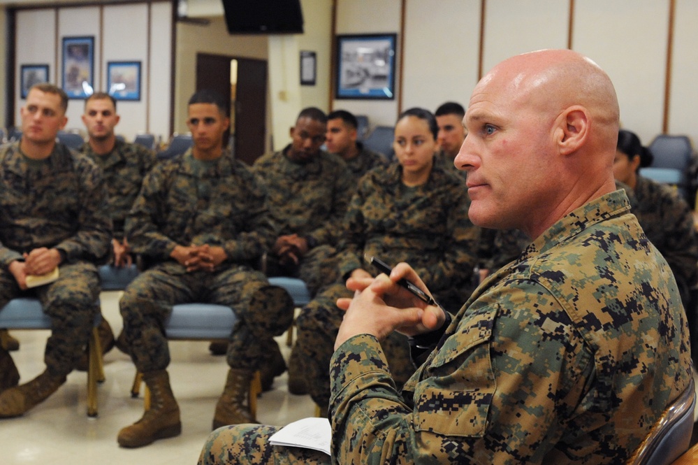 Sergeant major of the Marine Corps visits Hawaii Marines