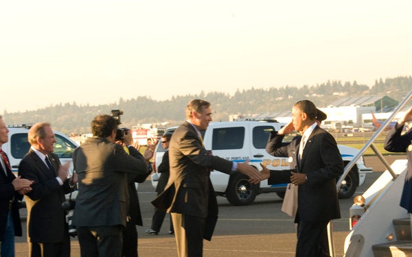 Obama visits Oregon
