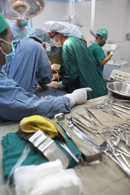 Cambodia, US personnel share surgical techniques