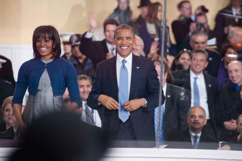 President and first lady cheer on performers at 57th Inaugural Parade