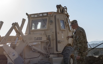 624th Engineer Company trains Afgan National Army Engineers on earth moving practices