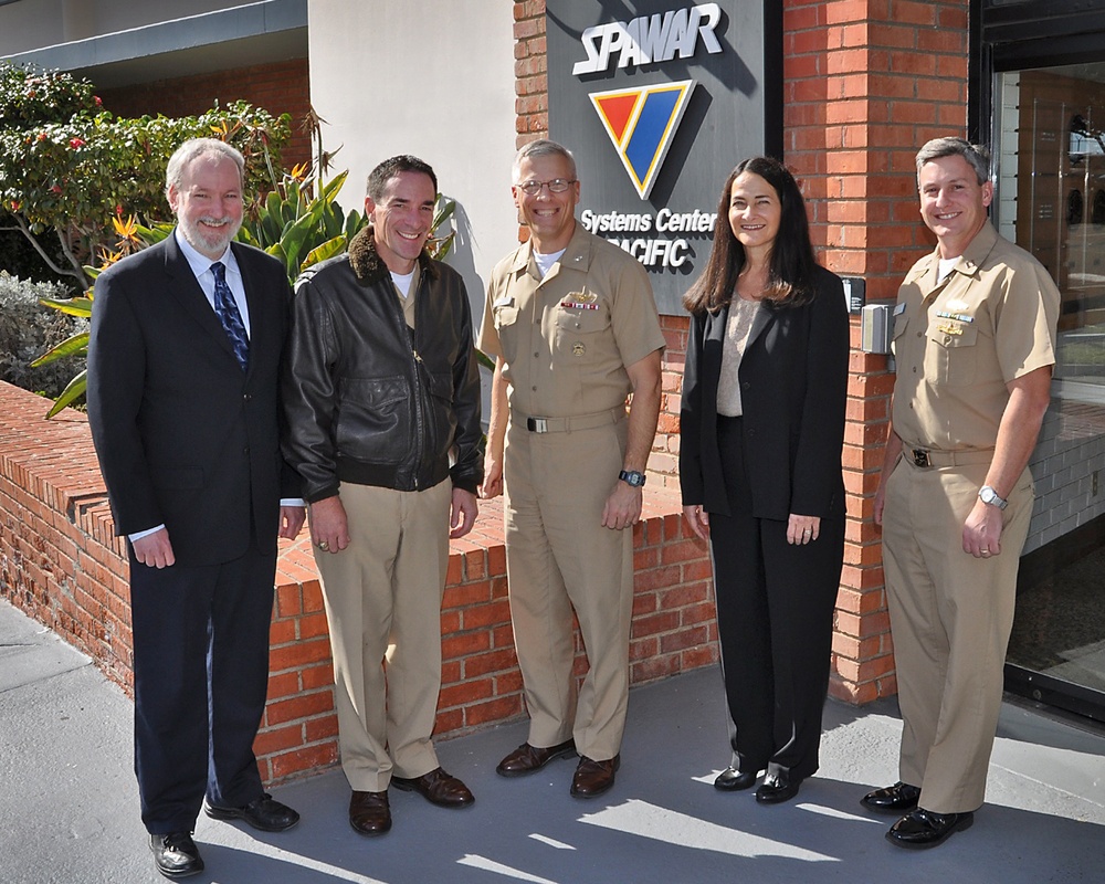 Chief of naval research visits Space and Naval Warfare Systems Center Pacific