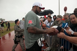 Pro Bowl players give back to service members of Oahu, Hawaii