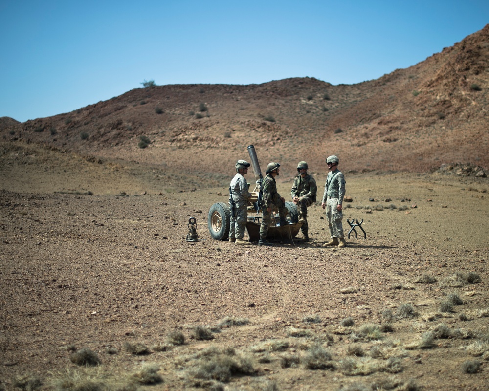 2/138th and French Mortarmen share best practices with 120mms
