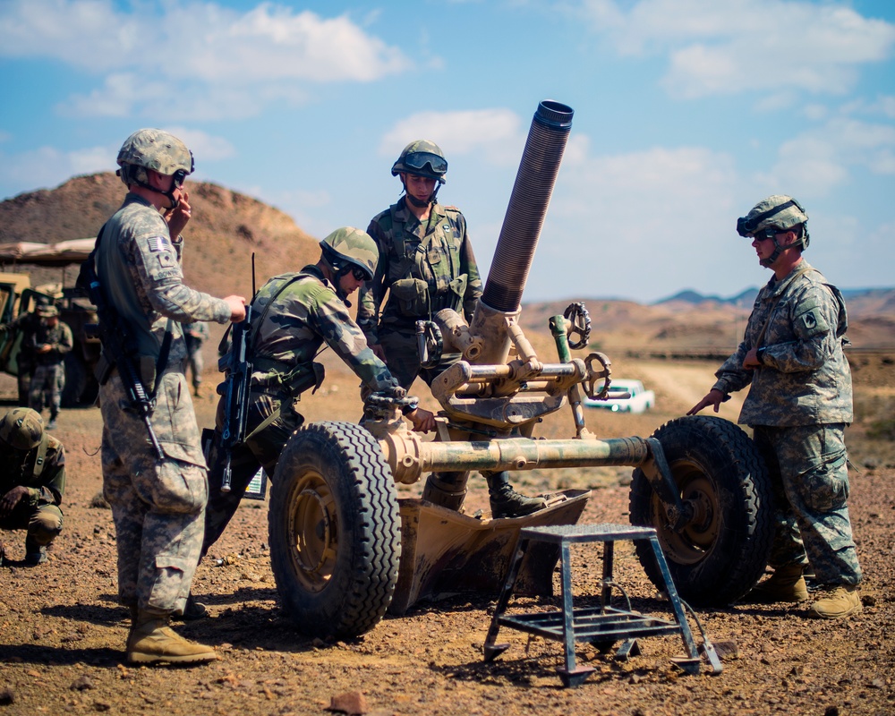 2/138th and French Mortarmen share best practices with 120mms