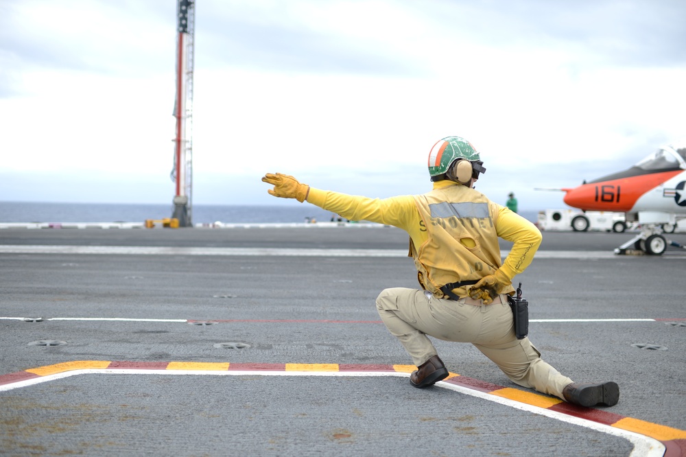 George HW Bush is conduGeorge HW Bush conducts training, carrier qualifications