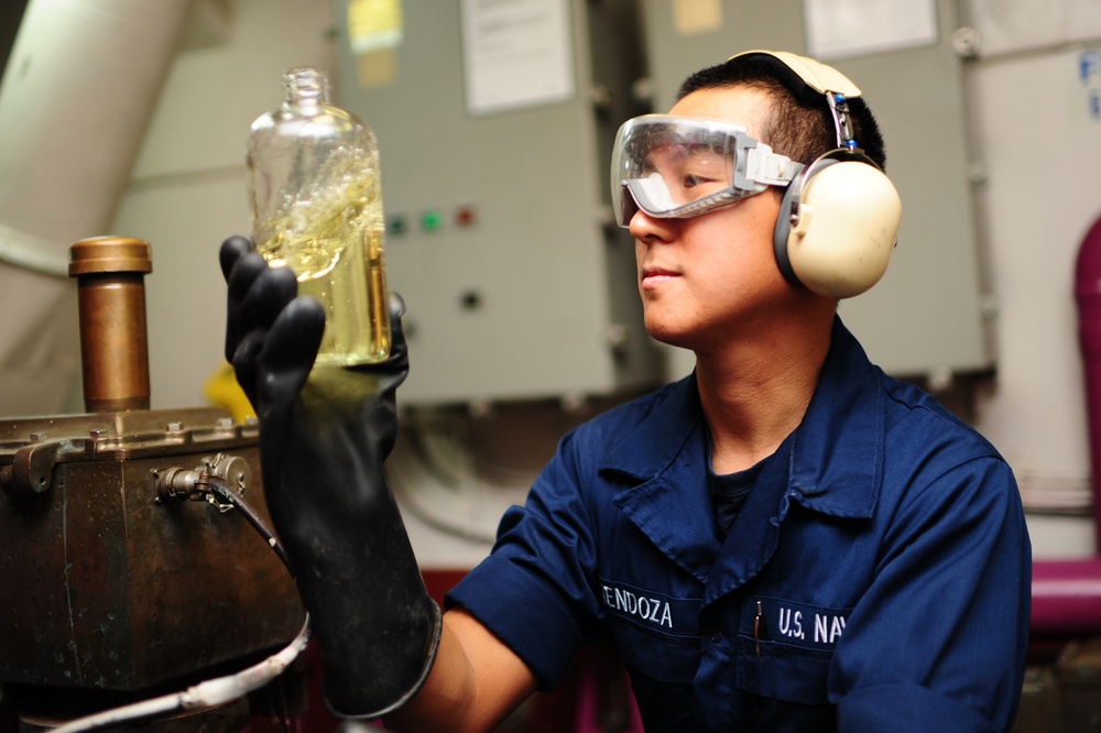 George HW Bush conducts training, carrier qualifications