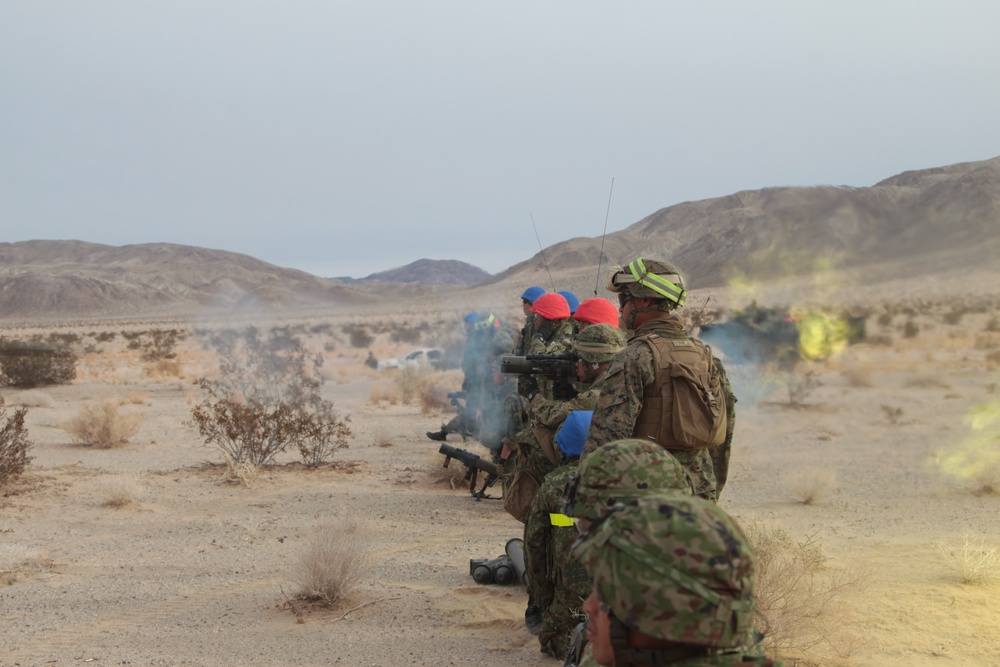 Marines, JGSDF train in Socal desert