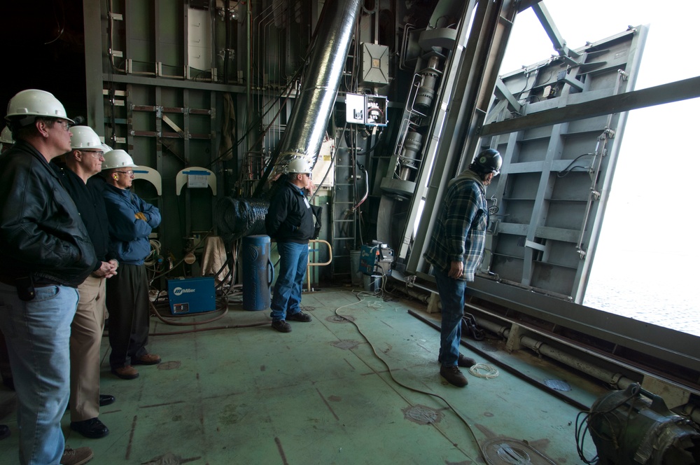 Roughead tours shipyard in Marinette