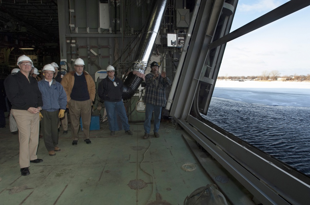 Roughead tours shipyard in Marinette