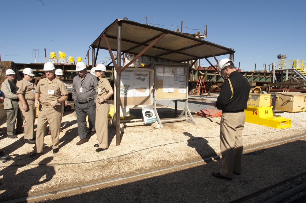 Roughead visits shipyard in New Orleans