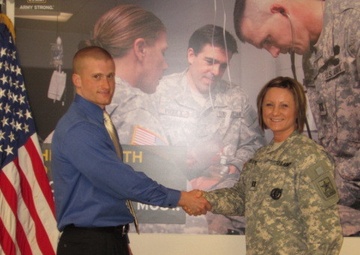 Mississippi researcher takes Army physician path