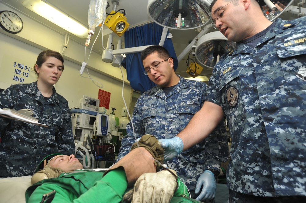 USS George HW Bush conducts training, carrier qualifications