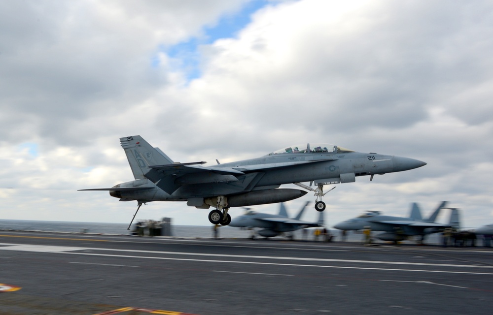 USS George HW Bush conducts training, carrier qualifications