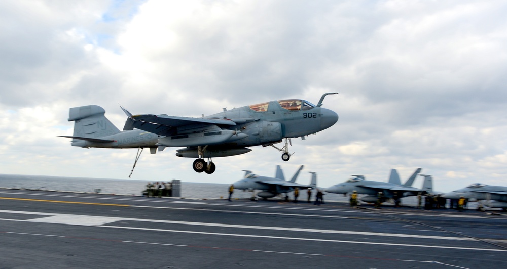 USS George HW Bush conducts training, carrier qualifications