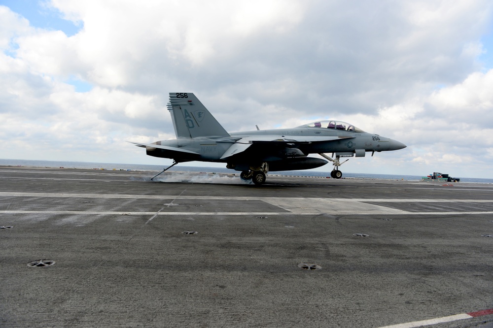 USS George HW Bush conducts training, carrier qualifications