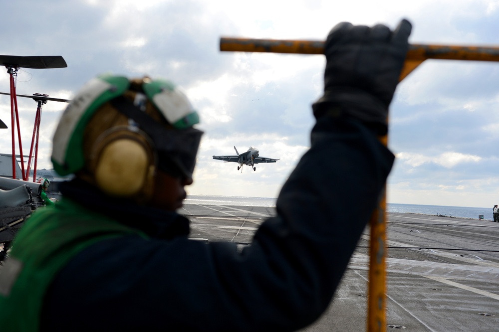 USS George HW Bush conducts training, carrier qualifications