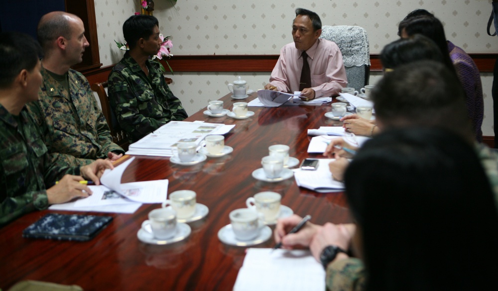 Royal Thai soldiers, US Marines meet with Phitsanulok province vice governor