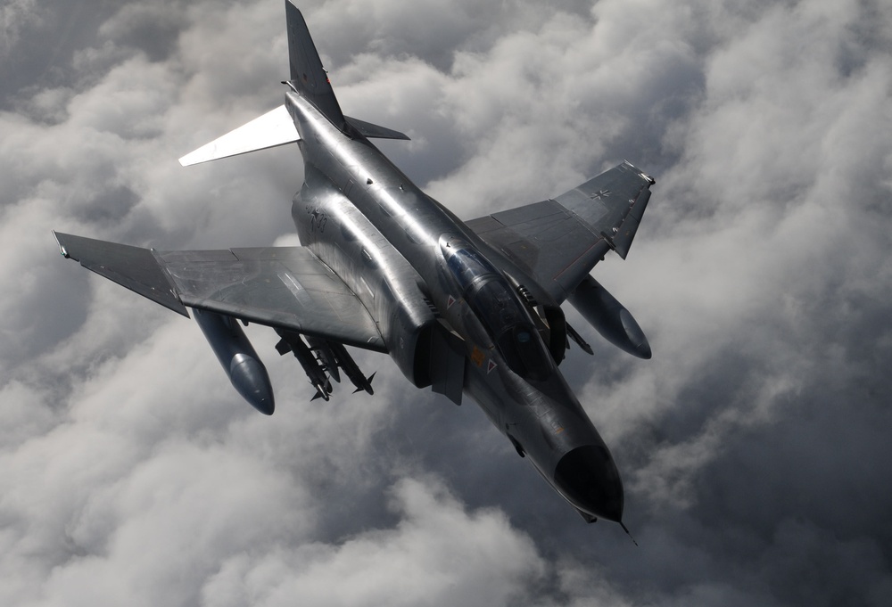 RAF Mildenhall provides fuel for coalition forces