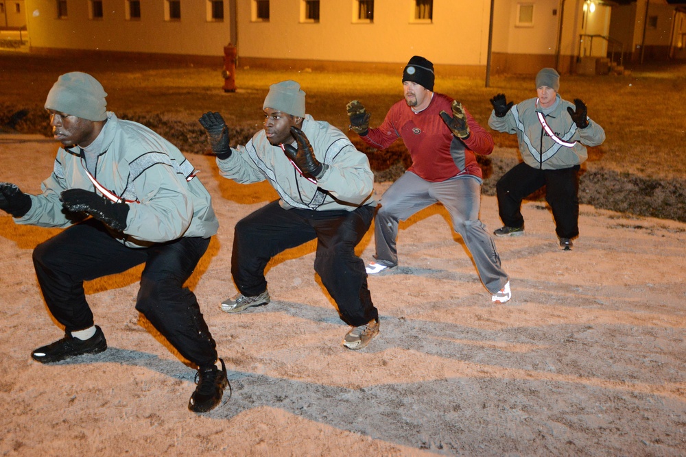 Fox Sports and Major League Baseball athletes visit troops at JMTC