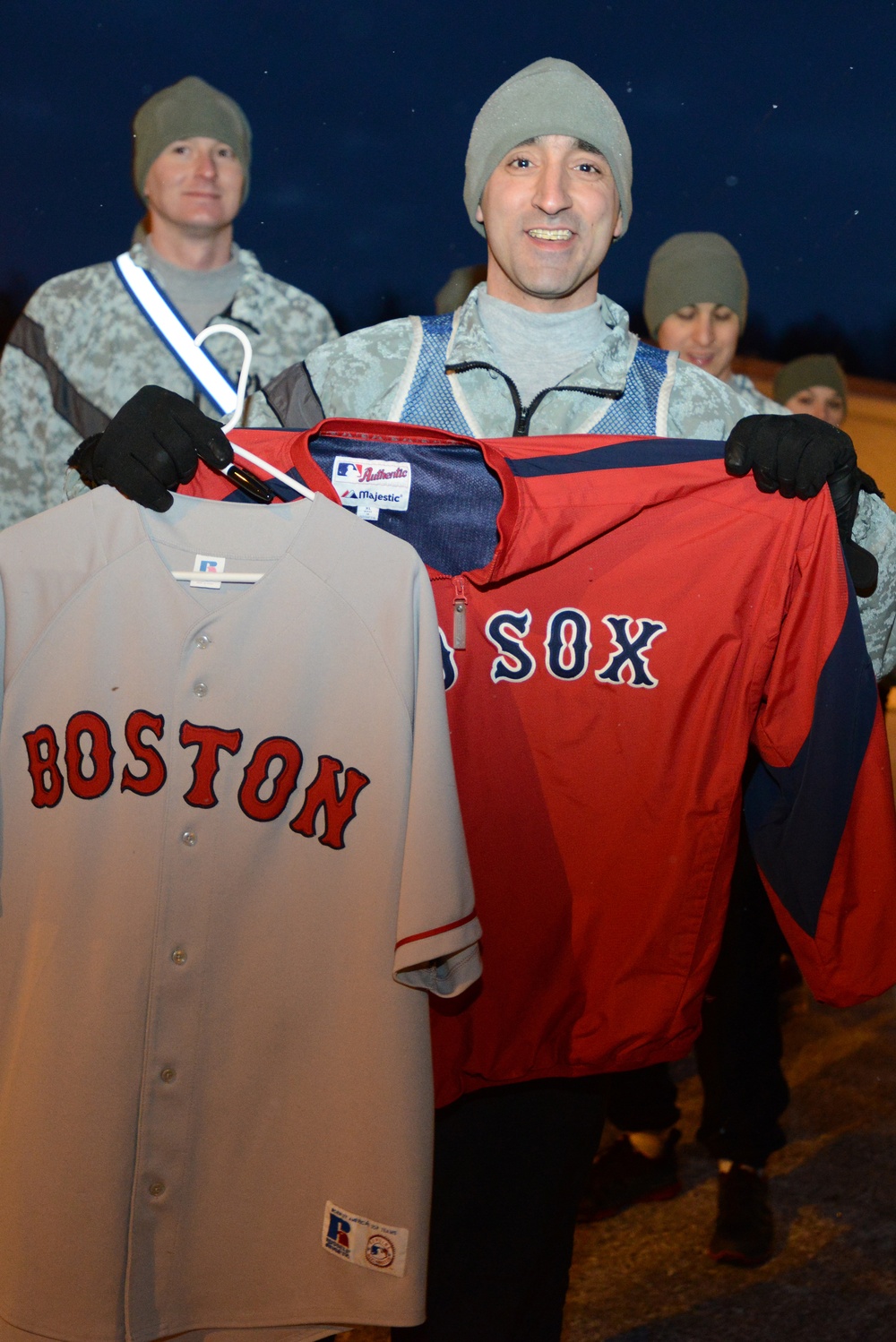 Fox Sports/Major League Baseball athletes visit troops at JMTC