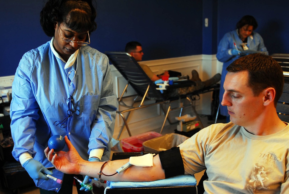 GarryOwen conducts blood drive for deployed soldiers