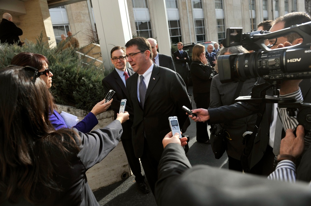 Deputy defense secretary visits Turkey