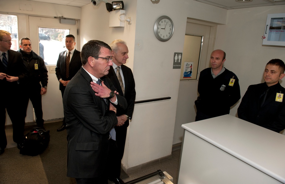 Deputy defense secretary visits Turkey