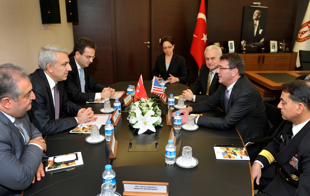Deputy defense secretary visits Turkey
