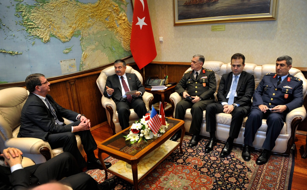Deputy defense secretary visits Turkey