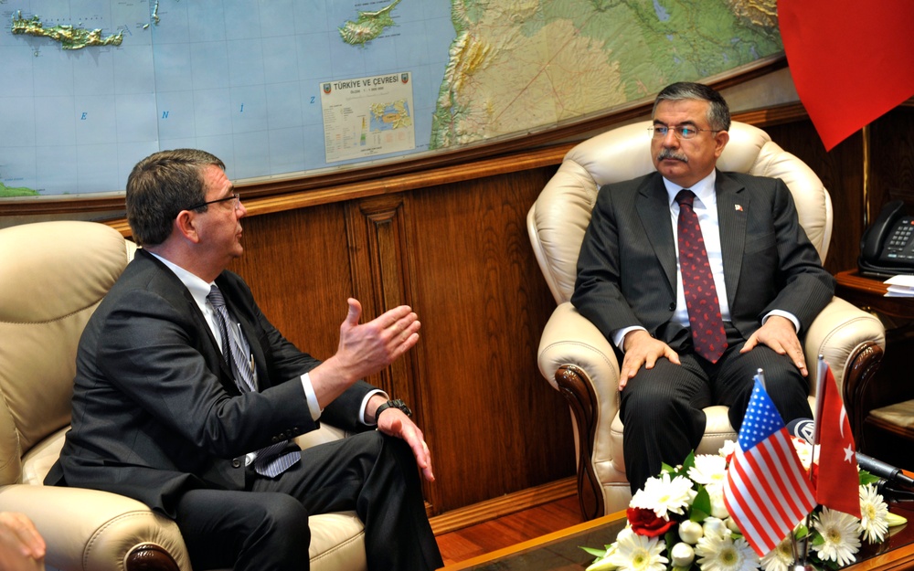 Deputy defense secretary visits Turkey