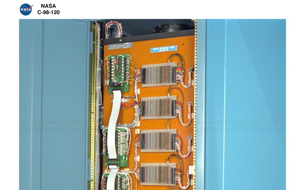 SOLAR ARRAY ELECTRICAL SIMULATOR SAES WITH TECHNICIANS AND ENGINEERING DESIGN AND ANALYSIS DIVISION