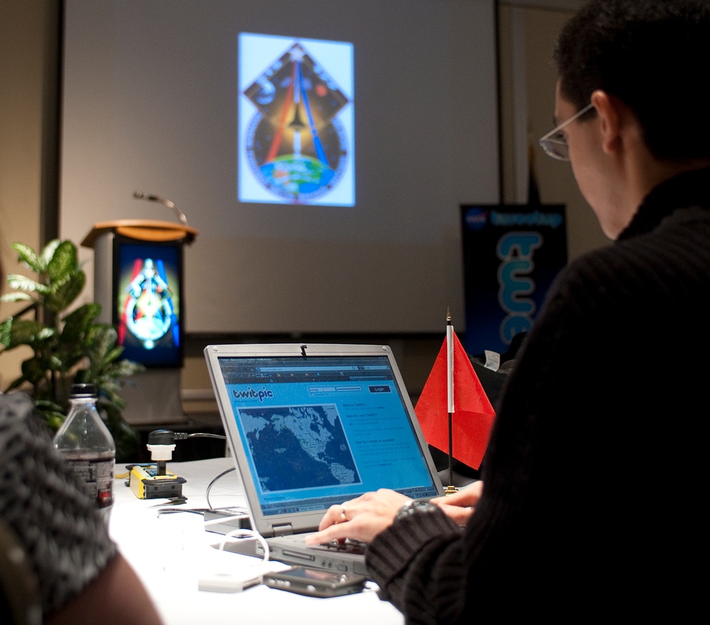 STS-129 Tweetup