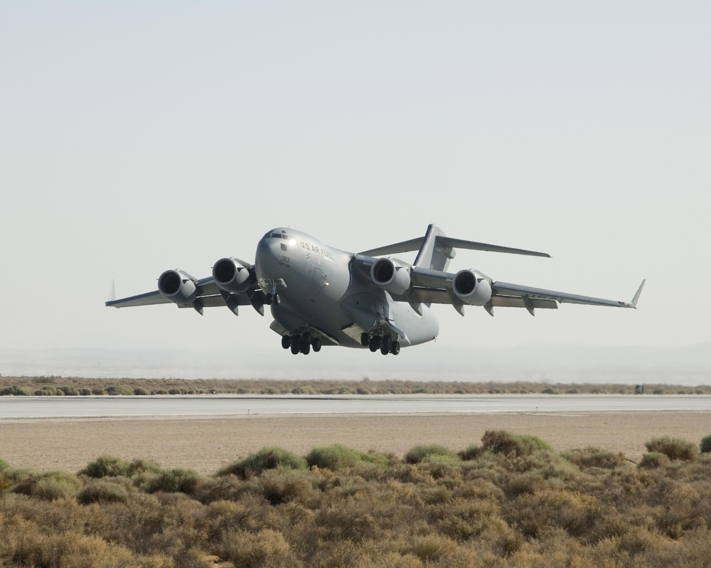 C-17 with Orion CM Aboard Takeoff